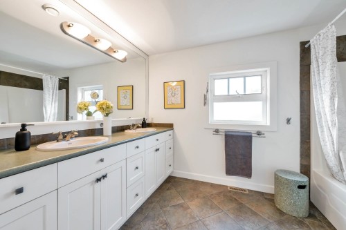 18208 92 Avenue, Surrey, BC 