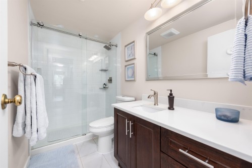 305-15010 Roper Avenue, White Rock, BC 