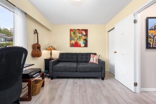 305-15010 Roper Avenue, White Rock, BC 