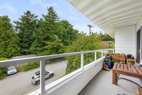 305-15010 Roper Avenue, White Rock, BC 