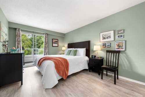 305-15010 Roper Avenue, White Rock, BC 