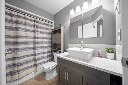 202 Davis Crescent, Langley, BC 