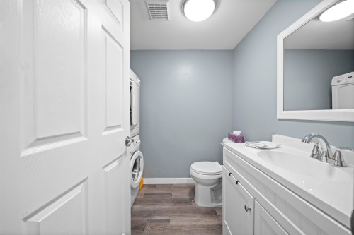 202 Davis Crescent, Langley, BC 