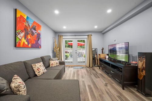 202 Davis Crescent, Langley, BC 