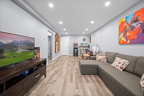 202 Davis Crescent, Langley, BC 