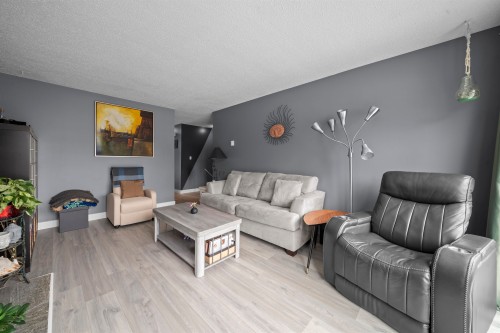 202 Davis Crescent, Langley, BC 