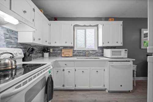 202 Davis Crescent, Langley, BC 