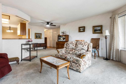 202-33233 Bourquin Crescent, Abbotsford, BC 