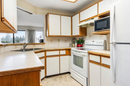 202-33233 Bourquin Crescent, Abbotsford, BC 