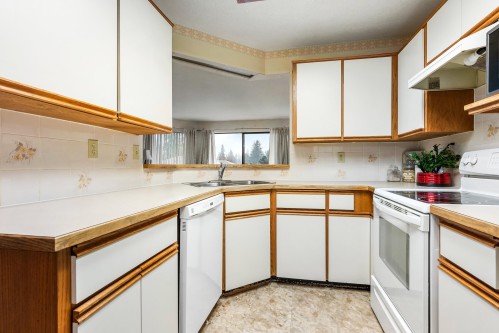 202-33233 Bourquin Crescent, Abbotsford, BC 