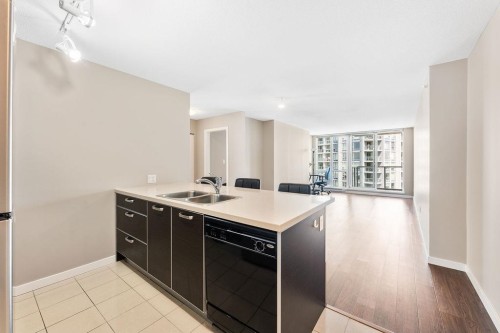 2402-9981 Whalley Boulevard, Surrey, BC 