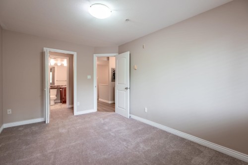 113-10289 133 Street, Surrey, BC 