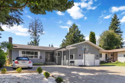 3045 Mouat Drive  Abbotsford, BC V2T 4E5