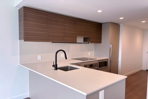 611-13745 George Junction  Surrey, BC V3T 0V8