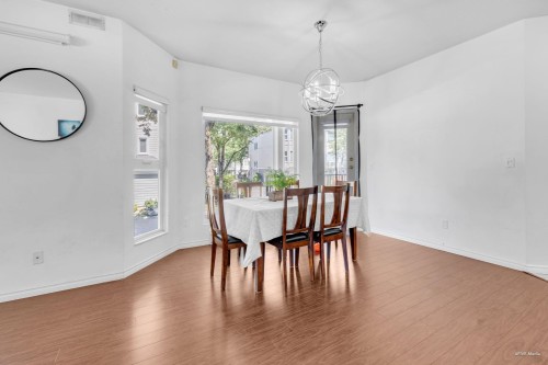 112-10320 156 Street, Surrey, BC 