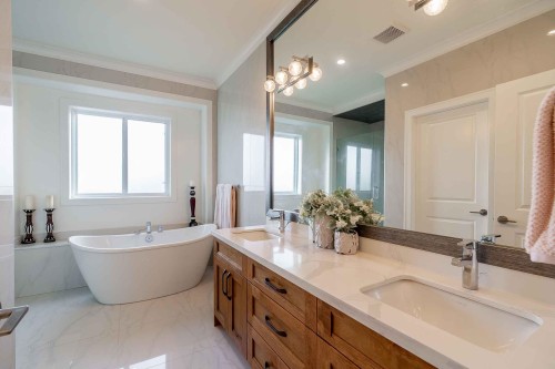 2218 240 Street, Langley, BC 