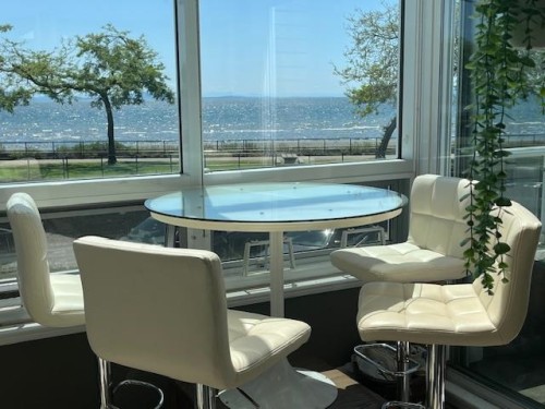 14831 Marine Drive  White Rock, BC V4B 1C1