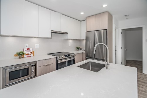 422-13968 Laurel Drive, Surrey, BC 