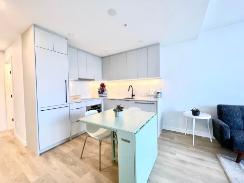 2501-13685 102 Avenue  Surrey, BC V3T 1N7