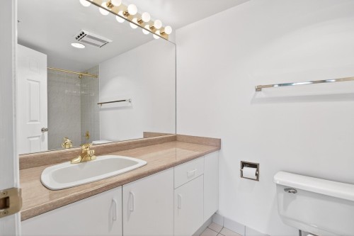 704-10082 148 Street, Surrey, BC 