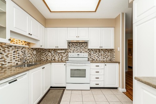 1402-11910 80 Avenue, Delta, BC 