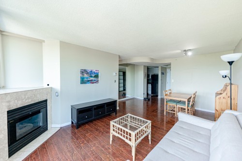 806-13353 108 Avenue, Surrey, BC 