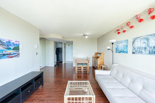 806-13353 108 Avenue, Surrey, BC 