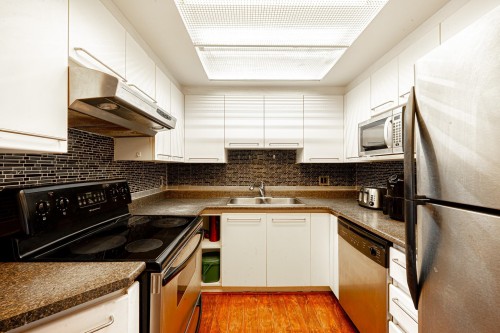 806-13353 108 Avenue, Surrey, BC 