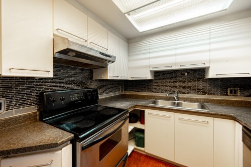 806-13353 108 Avenue, Surrey, BC 