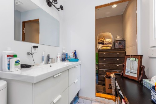 5262 209 Street, Langley, BC 