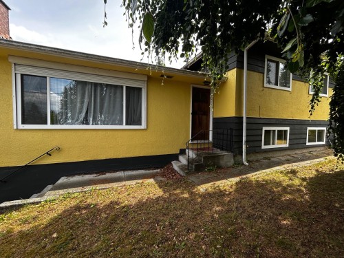 9678 Princess Drive  Surrey, BC V3V 2T4