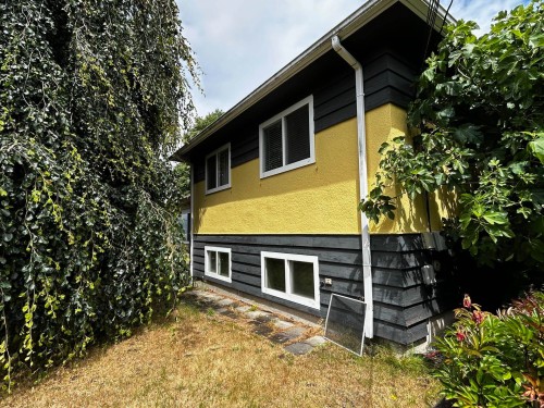 9678 Princess Drive, Surrey, BC 