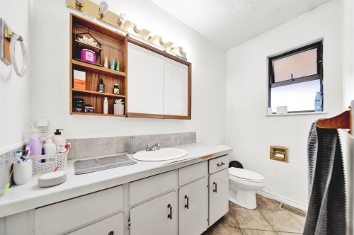 12234 99A Avenue, Surrey, BC 