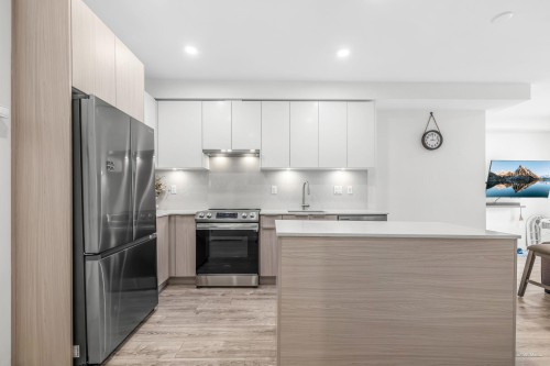 430-13968 Laurel Drive, Surrey, BC 