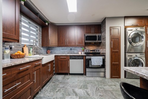 71-8555 King George Boulevard  Surrey, BC V3W 5C3