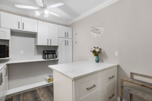 310-7435 121A Street, Surrey, BC 