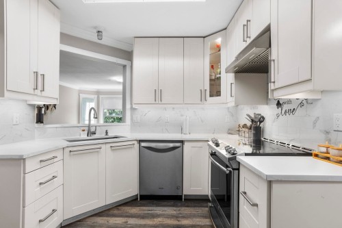 310-7435 121A Street, Surrey, BC 