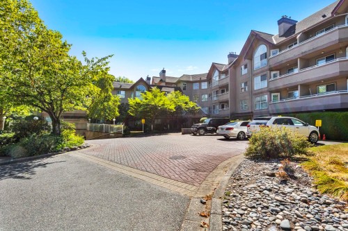 310-7435 121A Street, Surrey, BC 