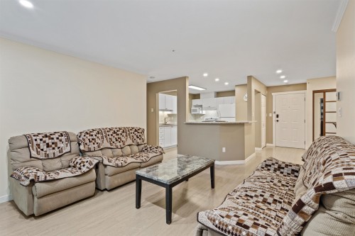 206-2526 Lakeview Crescent, Abbotsford, BC 