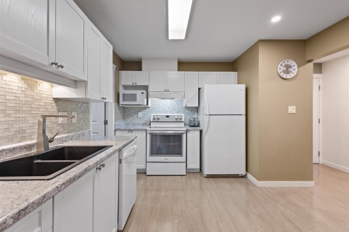 206-2526 Lakeview Crescent, Abbotsford, BC 