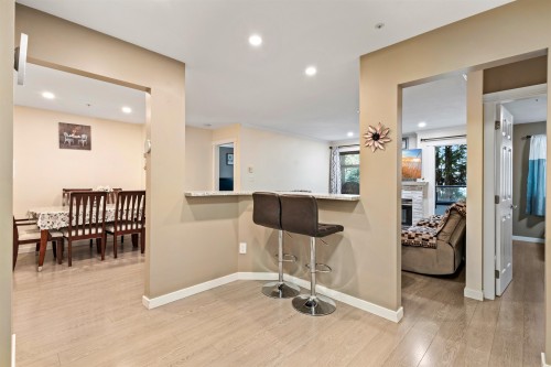 206-2526 Lakeview Crescent, Abbotsford, BC 