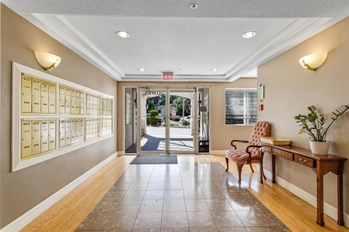 206-2526 Lakeview Crescent, Abbotsford, BC 