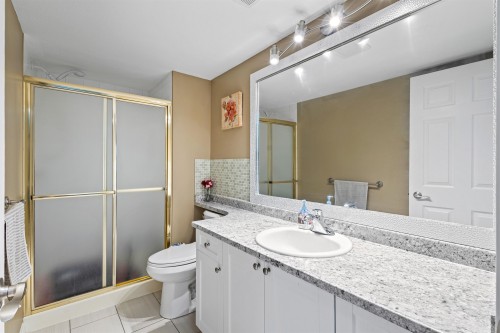 206-2526 Lakeview Crescent, Abbotsford, BC 