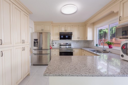 16111 10 Avenue, Surrey, BC 