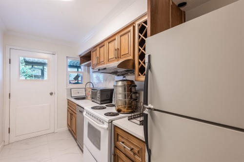 16111 10 Avenue, Surrey, BC 