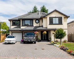 8736 140a Street Surrey, BC V3W 0M4