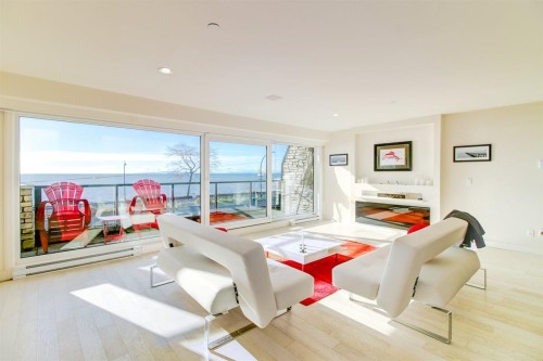 204-15581 Marine Drive  White Rock, BC V4B 1C9