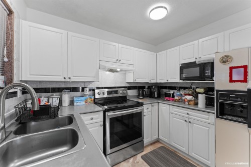 13137 99 Avenue, Surrey, BC 