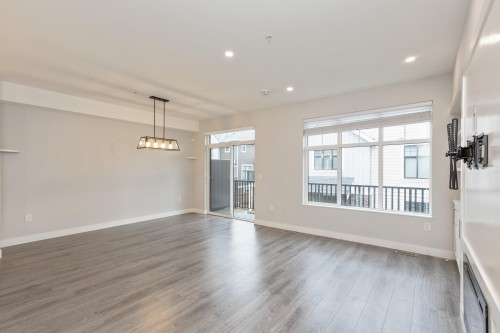 15-20327 72B Avenue, Langley, BC 