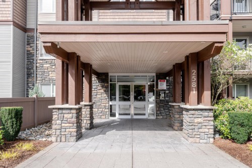 109-2581 Langdon Street, Abbotsford, BC 